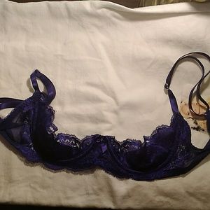 GORGEOUS Quarter cup shelf bra. Will fit 32 or 34
